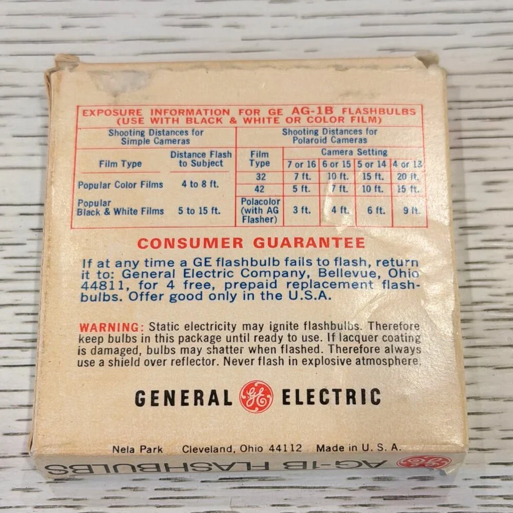 AG-1B GE Vintage Flashbulbs Pack of 12 Bulbs Total Camera General Electric BOX